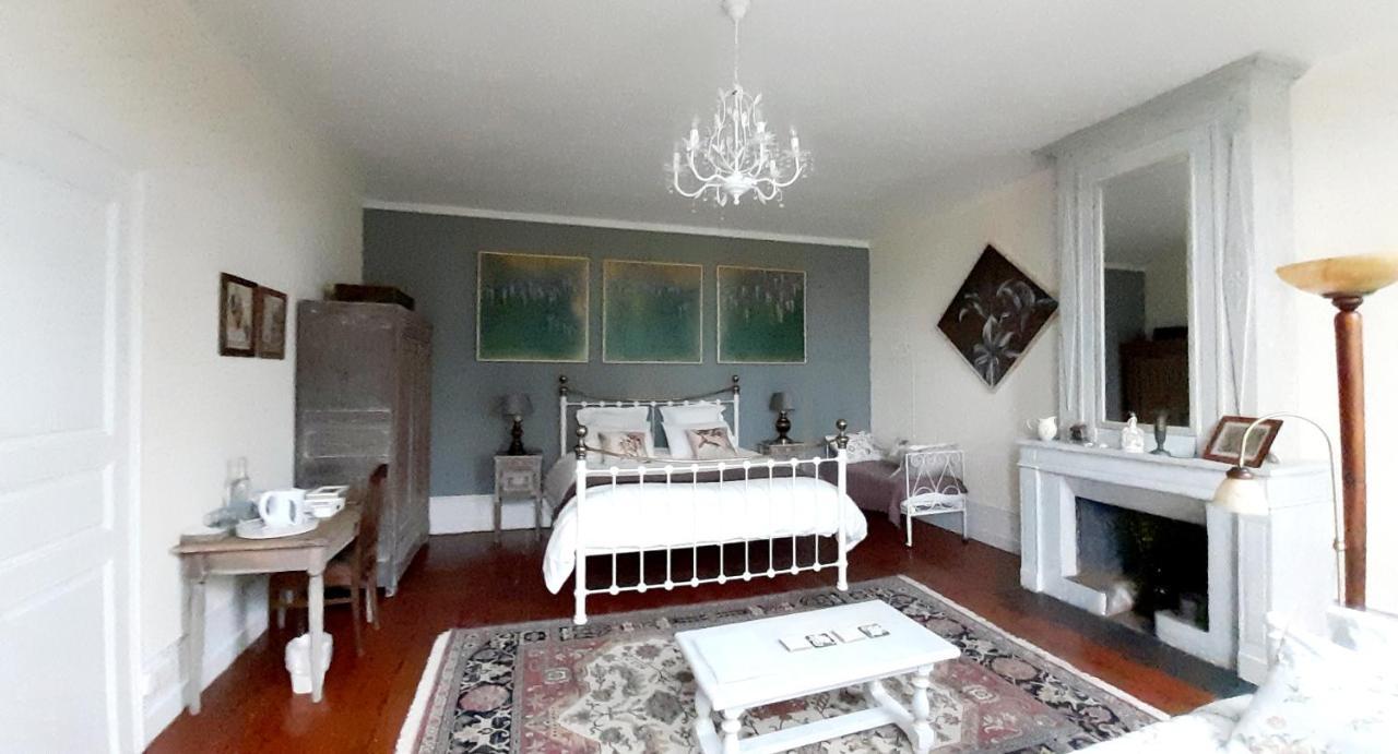 Quai Des Fleurs Bed and Breakfast Saint-Savinien Buitenkant foto